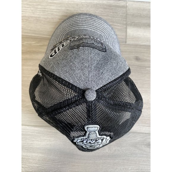 Reebok Chicago Blackhawks Center Ice Collection Stanley Cup Champions Hat 2013‎ - Picture 6 of 9